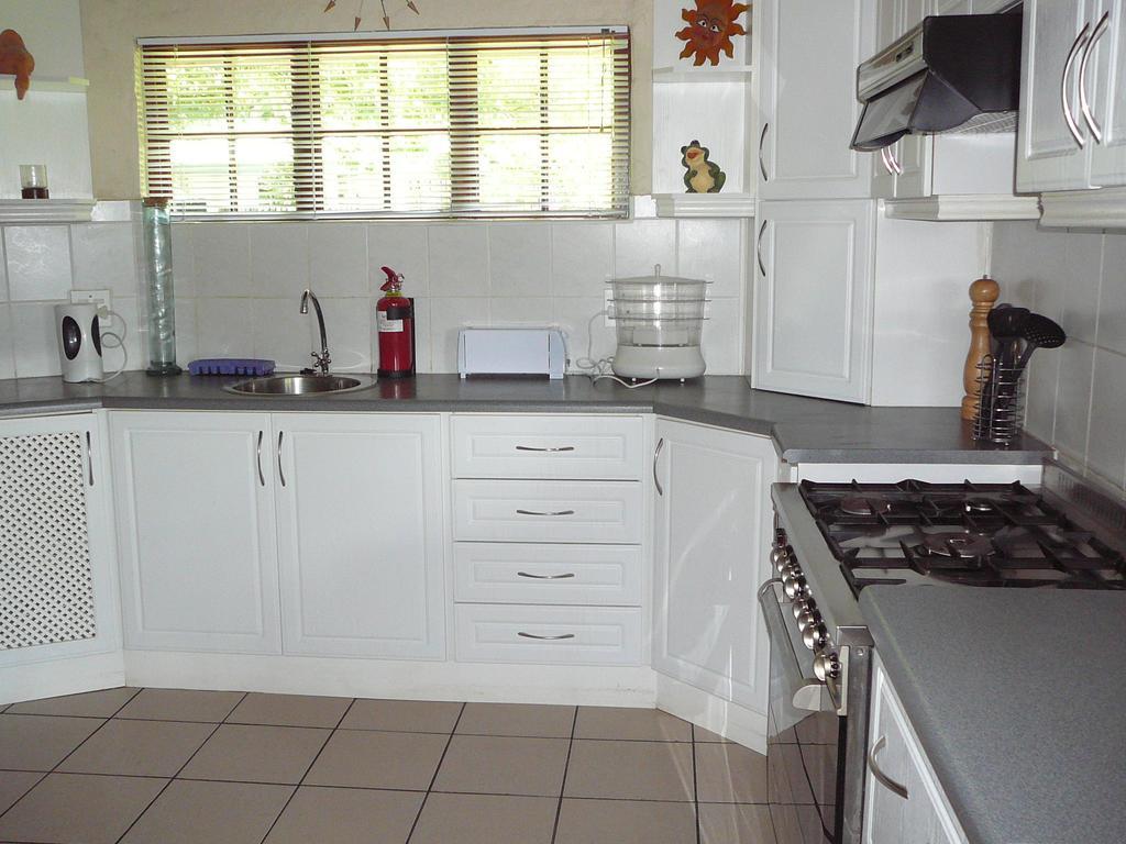 Pennygum Country Cottages Underberg Room photo